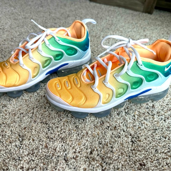 NWB Nike Air Vapormax Plus (sz 6) - Picture 1 of 6